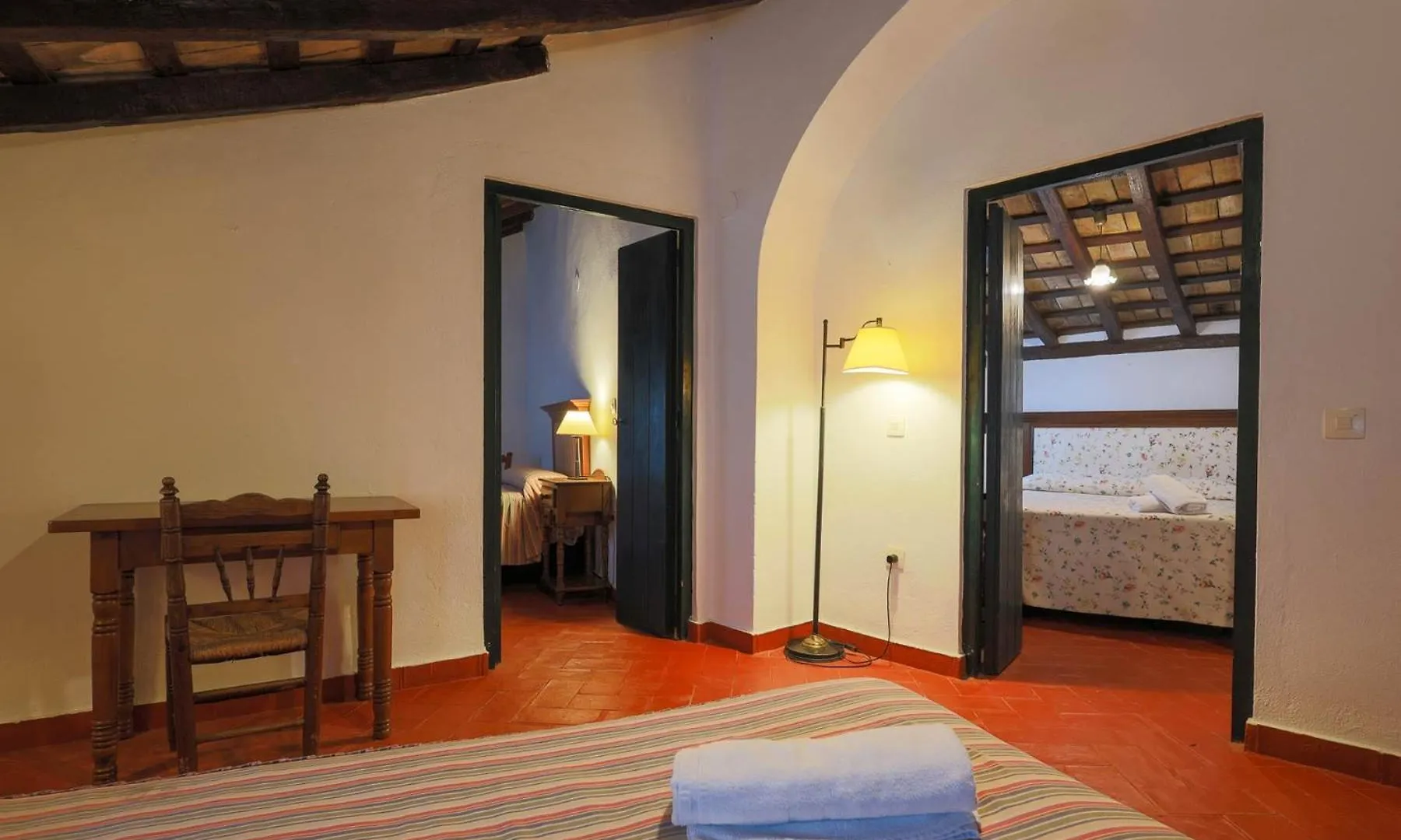 Gospodarstwo wiejskie Casas Rurales Tugasa Castillo De Castellar Castellar de la Frontera Hiszpania
